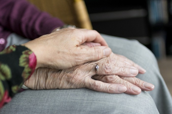Příznaky Alzheimerovy choroby pomáhají u českých pacientů odhalovat také lékárníci
