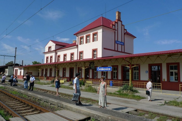 Rekonstrukce železniční stanice Čelákovice je ve finále